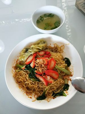 Wanton mee at Piore Organic Cafe in Central Singapore
