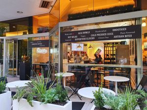 Outside at JuiceRx - Streeterville in Chicago