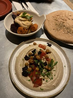 Hummus y patatas bravas at Teresa Carles Cocina Vegetariana in Barcelona