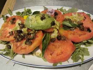 Ensalada at Teresa Carles Cocina Vegetariana in Barcelona