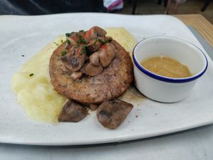Chicken burger with an amazing sauce at Teresa Carles Cocina Vegetariana in Barcelona