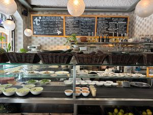 Entry with cold sides at Teresa Carles Cocina Vegetariana in Barcelona