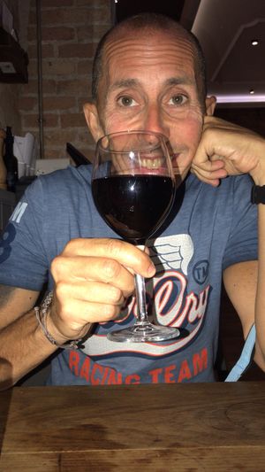 Good wine ( you can order a single glass) at Teresa Carles Cocina Vegetariana in Barcelona