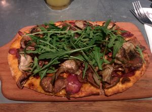 Vegan pizza at Teresa Carles Cocina Vegetariana in Barcelona