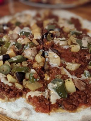 Vegan moussaka pizza at Pizza Bande in Hamburg