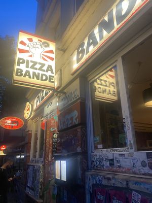 Ootside   at Pizza Bande in Hamburg