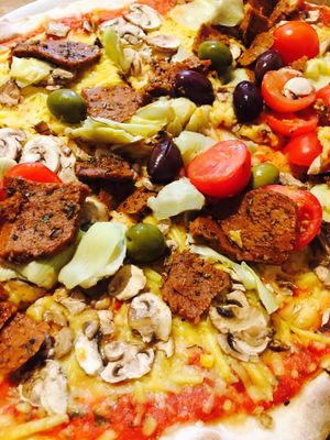 Pizza with vegan gyros at Pizza Bande in Hamburg