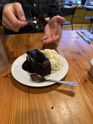 Chocolate dodge cake with ice cream. With warm drizzling sauce ♥️   at Anna Loka in Cardiff