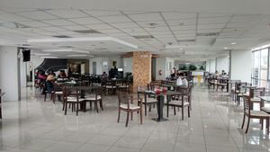 Lots of space at Comedor de la Clinica Good Hope in Lima