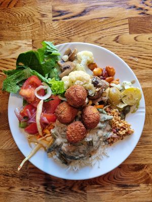 Lunch plate at Legume in Uppsala