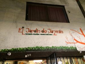Sign at El Jardín de Jazmín in Lima
