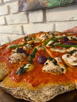 Pizza Chakra corazón  at El Jardín de Jazmín in Lima