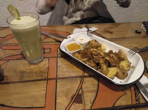 champipapas con crema huancaína que no sabe a huancaína y veraneas que sí está buena. at El Jardín de Jazmín in Lima