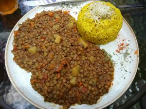 Lentils and whole grain rice at El Jardín de Jazmín in Lima