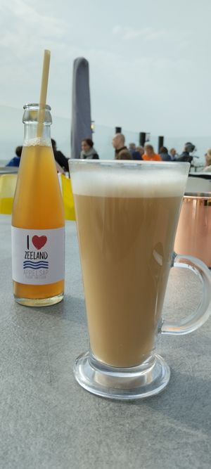 Latte with oat milk at Moio Beach in Oostburg