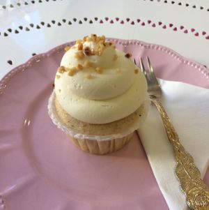 marzipan nuss cupcake at NomNom Vegan Bakery in Vienna