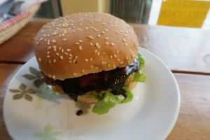 "Vegan" burger at Mishqui Quinde Sweet Hummingbird in Mindo