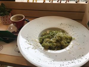 vegan pesto gnocchi!🤩 at Universo Vegano in Florence
