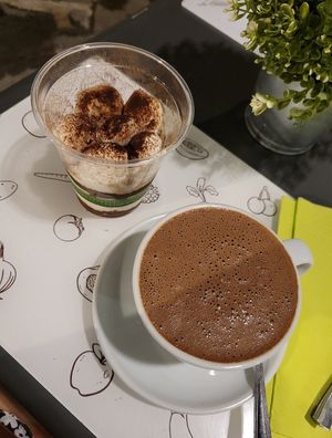 hot chocolate and tiramisu at Universo Vegano in Florence