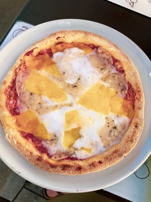 Vegan Pizza Quattro Formaggi  at Universo Vegano in Florence