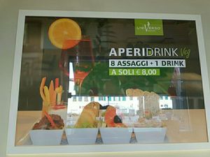 Afternoon drink and snacks for 8 euro at Universo Vegano in Florence