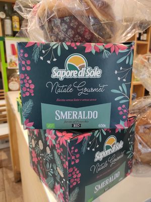 Vegan pandoro at Universo Vegano in Florence