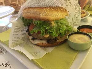 vegan burger at Universo Vegano in Florence