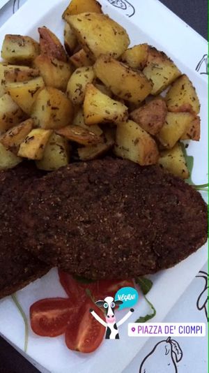 Patate e vegan burger at Universo Vegano in Florence