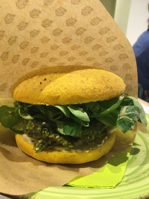 Green burger  at Universo Vegano in Florence