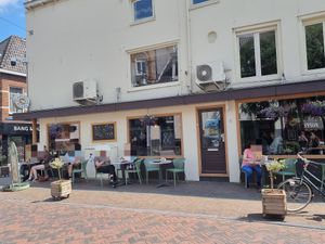 On the corner at Bagels & Beans in Zwolle