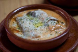 Canelones de espinacas con bechamel de setas y queso (opción vegana con bechamel de leche de soja ecológica) at El Paladar in Sevilla