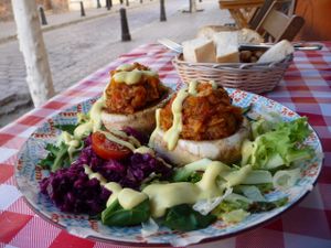 Champiñones a la plancha rellenos de verduritas at El Paladar in Sevilla
