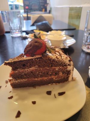 vegan torta de selva negra at OKEY Al Natural in Lima