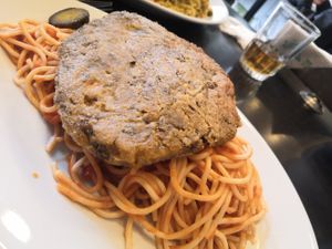 Lentil burger with pasta at OKEY Al Natural in Lima