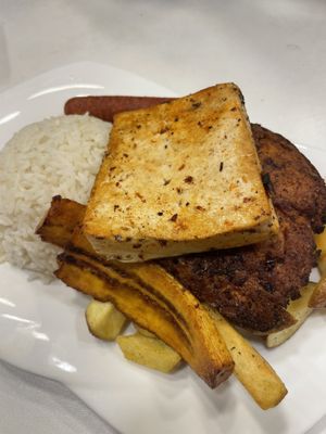 Bisteck a lo pobre vegan 7/10  at OKEY Al Natural in Lima