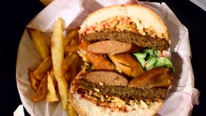 Mr. Full at OKEY Al Natural in Lima