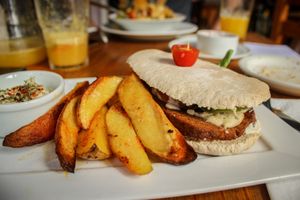 seitan sandwich at Alma Dorica in Cordoba