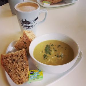 Celeriac and broccoli soup with bread (and vegan spread) at Guardhouse Cafe in Brixham