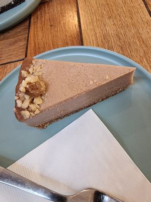 Cashew caramel cake at Naspolya Nassolda in Budapest