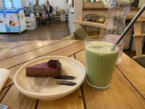 Hibiscus cake    at Naspolya Nassolda in Budapest