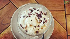 Banana/coconut granola at Naspolya Nassolda in Budapest