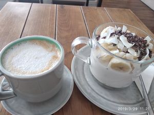 Almond cappuccino & banana granola at Naspolya Nassolda in Budapest