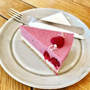 Raw raspberry cake with white chocolate at Naspolya Nassolda in Budapest