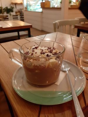 Granola super cocoa at Naspolya Nassolda in Budapest