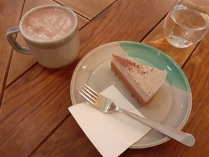 Hot chocolate (super cocoa) with chocolate cake at Naspolya Nassolda in Budapest