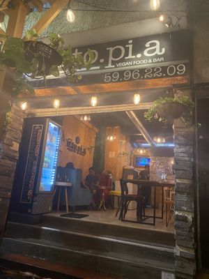 Ambiente   at U.to.pi.a in Mexico City