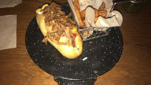 Sus hotdogs son muy ricos  at U.to.pi.a in Mexico City