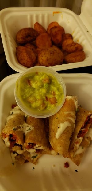 Sincronizada and Papas Gajo - Yummy! at U.to.pi.a in Mexico City