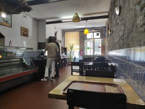 Inside at Salpicos Verdes in Porto