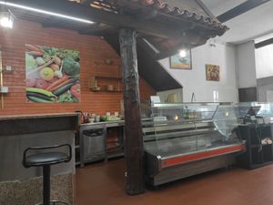 Inside at Salpicos Verdes in Porto